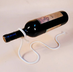 UCHWYT STOJAK NA WINO LASSO SZNURKOWY LEWITUJĄCA BUTELKA PREZENT PARAPETÓWK